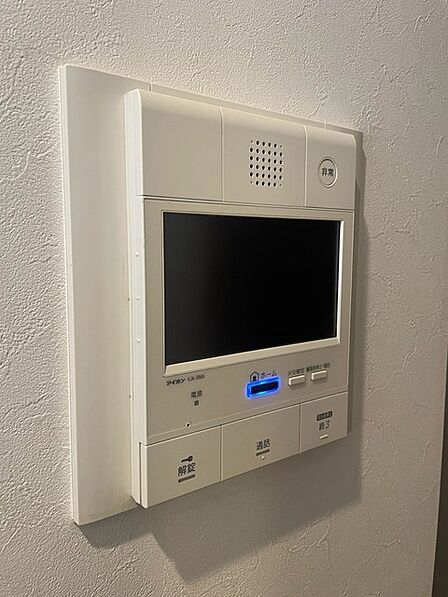■ TVモニタ付インタホンでセキュリティ面にも配慮 ■