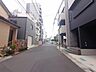 外観：前面道路含む現地写真 