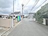 外観：前面道路含む外観