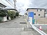 外観：前面道路含む外観