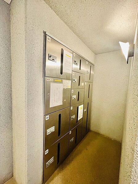 留守がちな世帯でもしっかり受け取れる宅配ボックス。