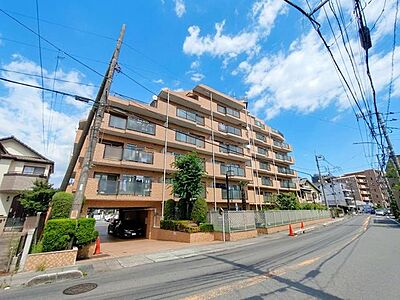 外観:JR京浜東北・武蔵野線「南浦和」駅東口徒歩1分、提携駐車場もあります。エステート白馬南浦和店までお気軽にお問い合わせください。 外観:JR京浜東北・武蔵野線「南浦和」駅東口徒歩1分、提携駐車場もあります。エステート白馬南浦和店までお気軽にお問い合わせください。