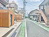 外観：前面道路含む現地写真 