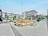 外観：前面道路含む現地写真 