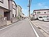 外観：前面道路含む現地写真 