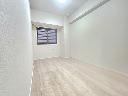 無駄を削ぎ落としたシンプルな空間が、心地よい静けさと穏やかな時間をもたらします。