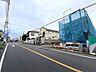 外観：前面道路含む現地写真 