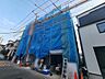 外観：前面道路含む現地写真 