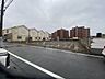 外観：前面道路含む現地写真 