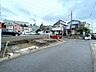外観：前面道路含む現地写真 
