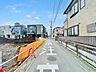 外観：前面道路含む現地写真 