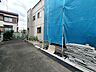 外観：前面道路含む現地写真 
