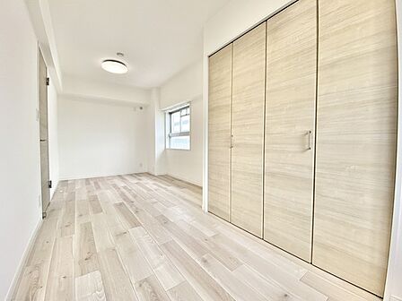 やさしい木目が広がる、心落ち着く穏やかなプライベート空間