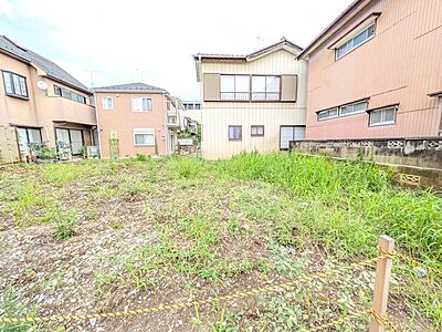 外観：JR京浜東北・武蔵野線「南浦和」駅東口徒歩1分、提携駐車場もあります。エステート白馬南浦和店までお気軽にお問い合わせください。 