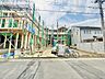 外観：前面道路含む現地写真 