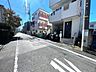 外観：前面道路含む現地写真 