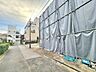 外観：前面道路含む現地写真 