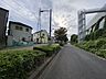 外観：前面道路含む外観