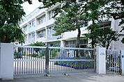 世田谷区立深沢小学校（589m）