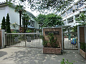 世田谷区立三軒茶屋小学校（293m）