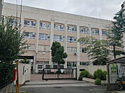 川崎市立西高津中学校（679m）