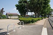 篠山西緑地 徒歩11分。 850m