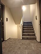 ホテルライク仕様の館内共用部。