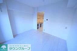 ART APARTMENT IN Ootaka-no-Mori 203 2階ワンルームのリビング/ダイニング