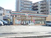 セブンイレブン 682m