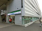 ファミリーマート 240m