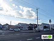 コンビニ「セブンイレブン足利山川町店まで273m」