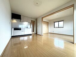 コンフォート荻素 201 2階2LDKのリビング/ダイニング