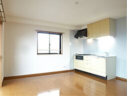 グリーングラスN 218 2階1LDKのリビング/ダイニング