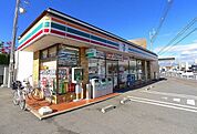 コンビニ「セブンイレブン桐生広沢1丁目店まで732m」