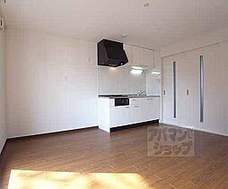 モナムール三室戸 105 1階1LDKのリビング/ダイニング