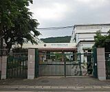 陵ヶ岡小学校まで616m