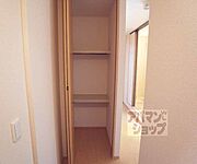 玄関入ってすぐの収納です