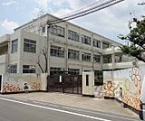 京都市立勧修中学校まで726m