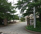 花山中学校まで900m