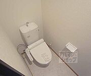 ウォシュレット付き。