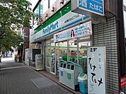 ファミリーマート 116m