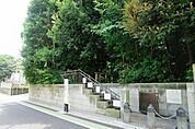 千石緑地 徒歩8分。公園 580m