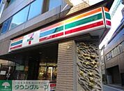 セブンイレブン神田須田町1丁目店 徒歩3分。 200m