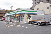 ファミリーマート北秋津店 徒歩1分。 50m