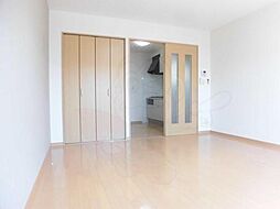 アンプルールクラージュコリーヌシャン2 1階1Kのリビング/ダイニング