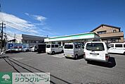 ファミリーマートさいたま指扇店 徒歩17分。コンビニ 1350m