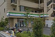 ファミリーマート浦和領家一丁目店 817m