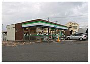 ファミリーマート蓮田黒浜小前店 徒歩15分。 1190m