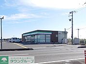 ファミリーマート 行田持田店 徒歩8分。 640m
