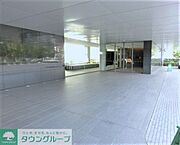 車寄せ専用エントランス：1階コンシェルジュカウンター横